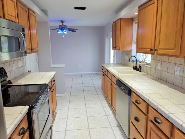 Building Photo - 979 Nantucket Rd