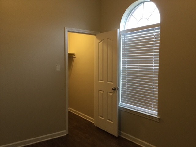 Building Photo - 13148 Braybourne Pky