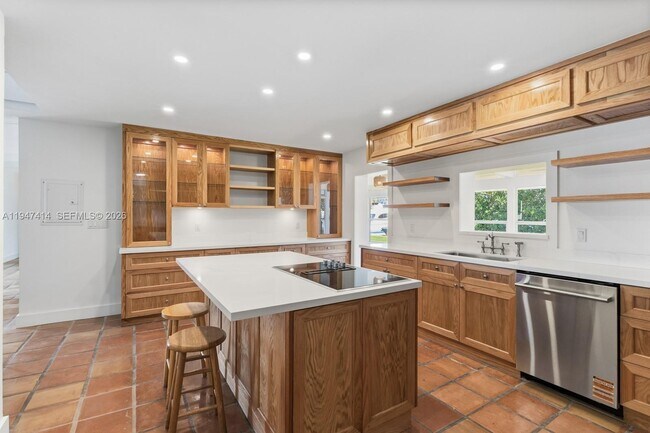 Building Photo - 4 Harbor Point