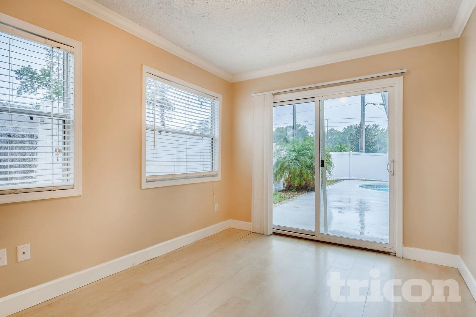 Building Photo - 1423 La Paloma Cir