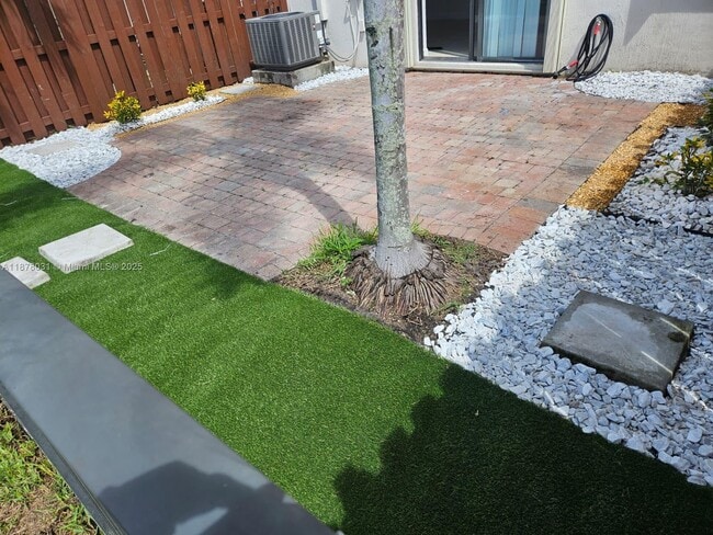 Building Photo - 4260 SW 164th Ct