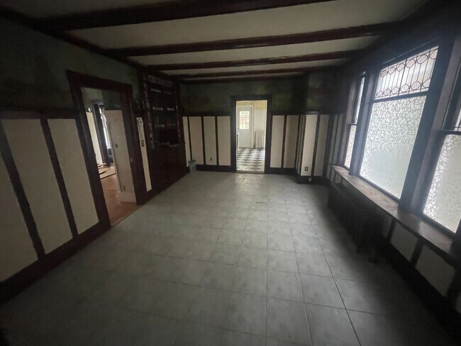 Building Photo - Spacious 4BR/3BA Home in Downtown Dover — Freshly Updated, Walk to Everything