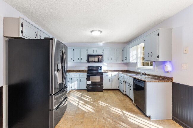 Building Photo - 2627 Elkmont Dr