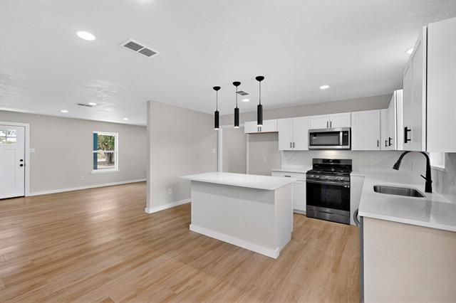 Building Photo - 208 Ponderosa Ln