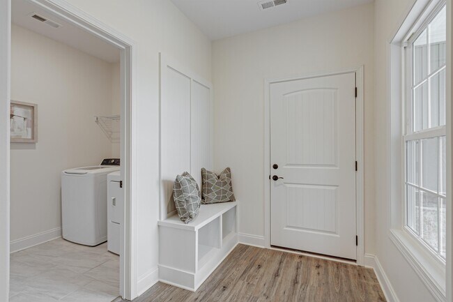 Building Photo - 1005 Beech Tree Cv
