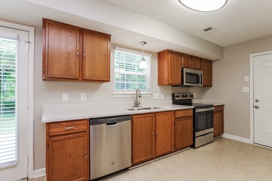 Building Photo - 1833 Cagney St