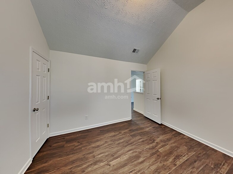 Building Photo - 750 Compton Ln