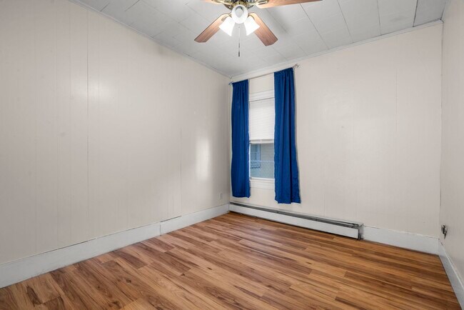 Building Photo - 25 Salem St