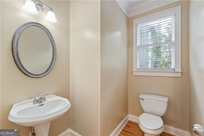 Building Photo - 1199 Foster Pl NW