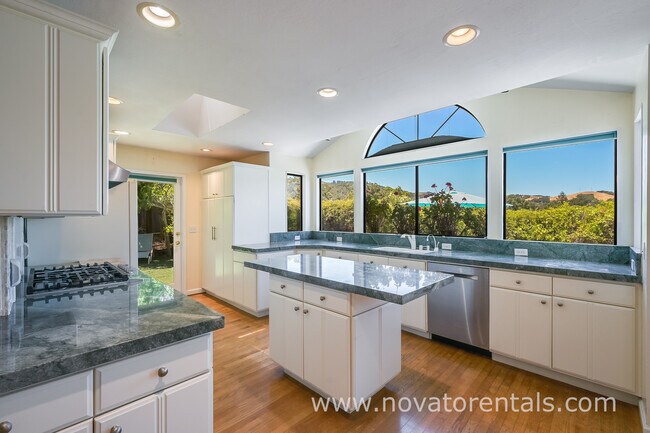 Building Photo - 65 Santa Maria Dr