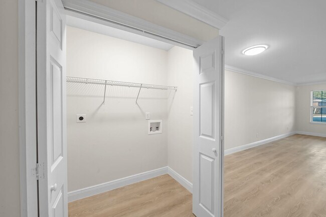 Building Photo - 22611 Mattingly St