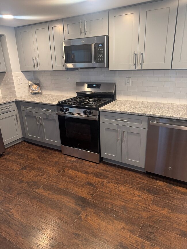 Building Photo - 67 Canal St