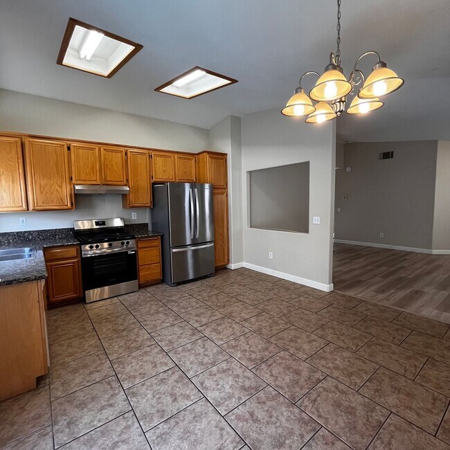 Building Photo - 13649 Glengarry Dr