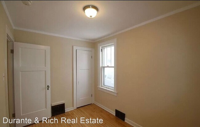 Bedroom 2 - 2902 E Van Norman Ave