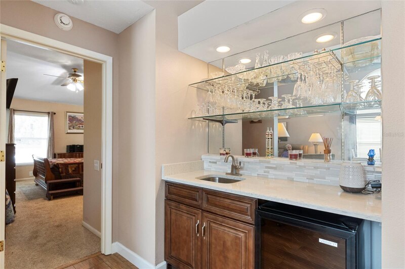Building Photo - 4966 Clubview Ct E