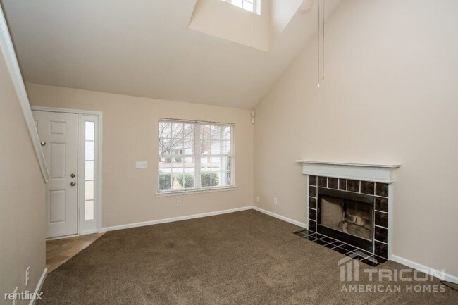 Building Photo - 235 Lakeview Trail