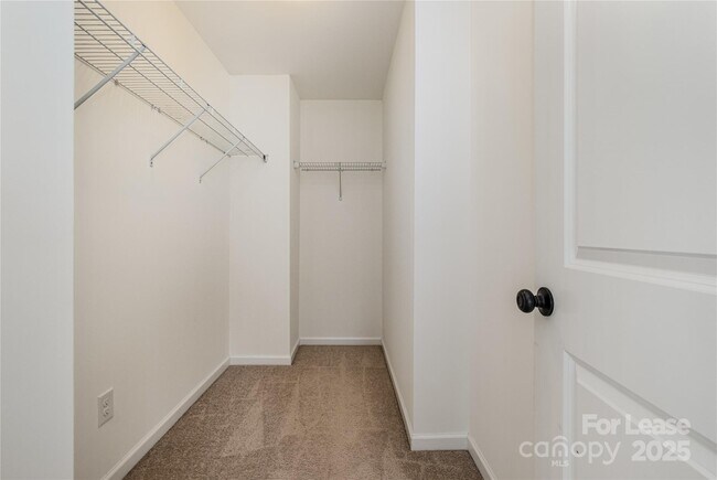 Building Photo - 10327 Snowbell Ct
