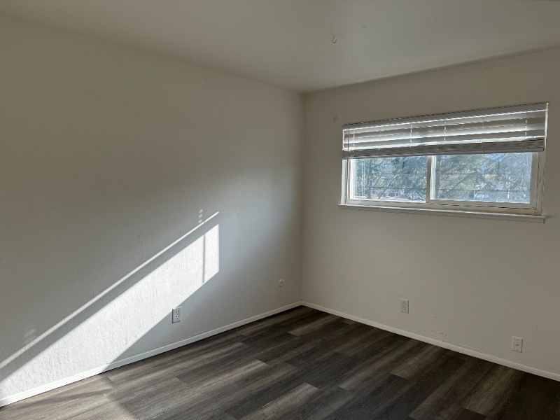 Building Photo - 1737 Ross Cir