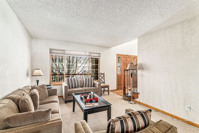 Building Photo - Beautiful 5 Bedroom 4 Bath Littleton Single Family Home!