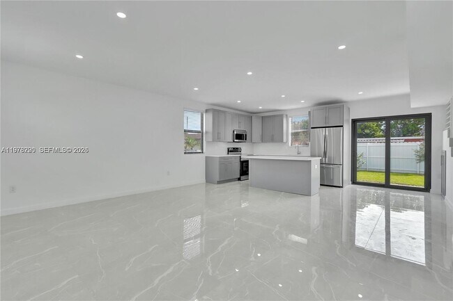 Building Photo - 18455 SW 117th Ct