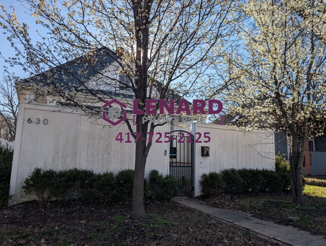 Building Photo - 630 S Market Ave
