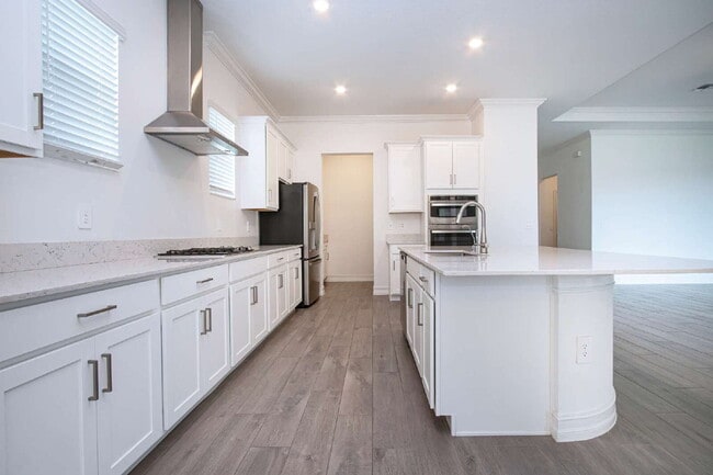 Building Photo - Spacious Like New 4-Bedroom Oasis with 3 F...