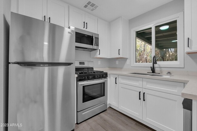 Building Photo - 3110 N 39th St