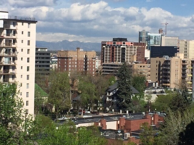 Building Photo - Breathtaking Mountain Views from the 10th ...