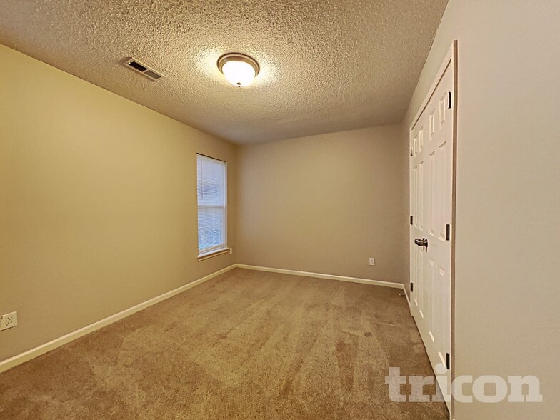 Building Photo - 2921 Barbee Ct