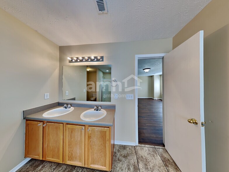 Building Photo - 2672 New Port Royal Rd