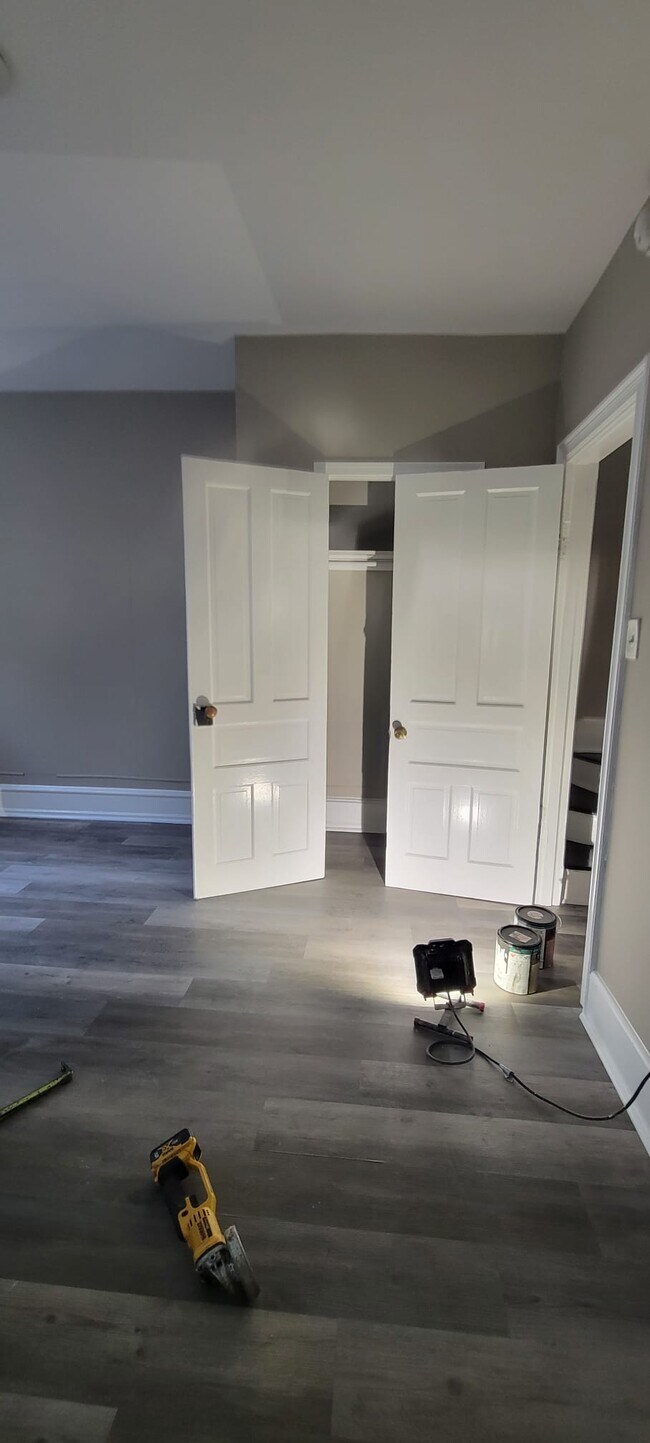 Building Photo - 2248 N Park Ave