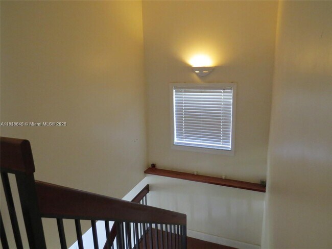 Building Photo - 216 Lakeside Cir