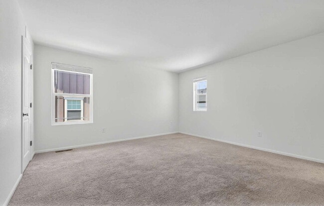 Building Photo - Beautiful 3 bed, 3 bath townhome in the lovely Painted Prairie Community!