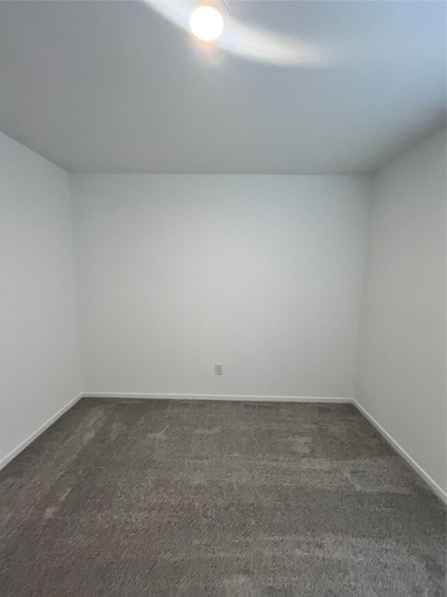 Building Photo - 25431 Birch Hl Dr