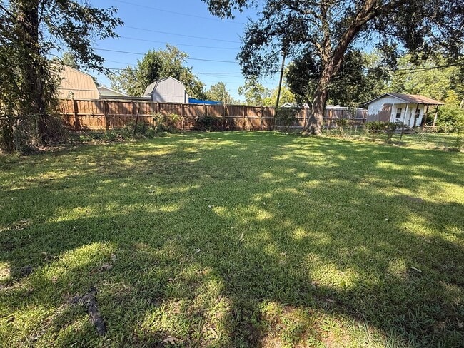 Building Photo - 3 Bedroom, 1 Bathroom Home for Rent