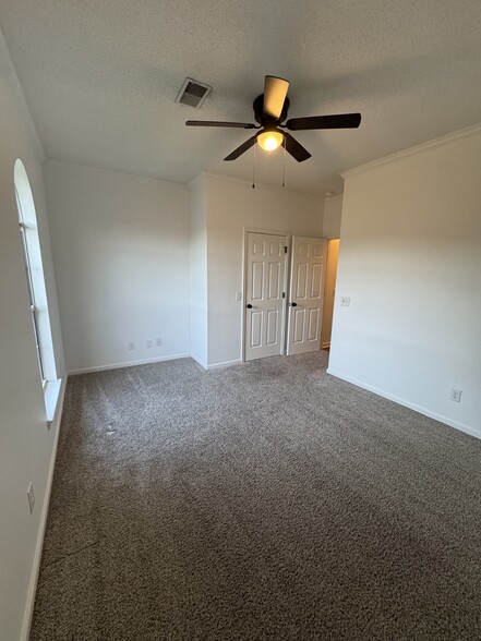 Back bedroom. - 1701 Water Oak Dr