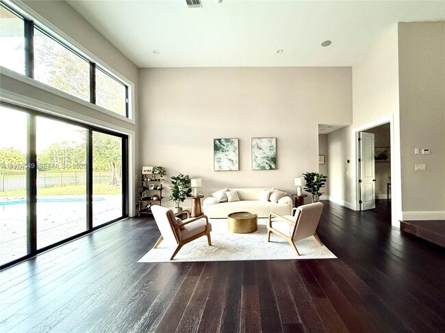 Building Photo - 400 Alexandra Cir