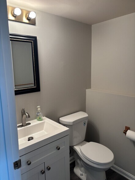 Building Photo - 1355 Riverwood Way
