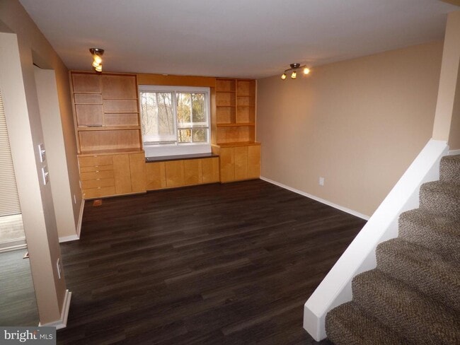 Building Photo - 10308 Watkins Mill Dr