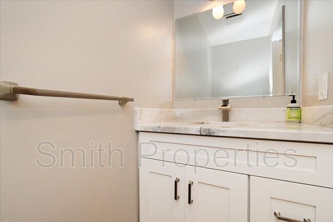 Building Photo - 122 S Guadalupe Ave