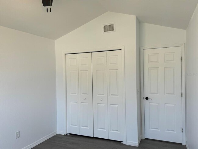 Building Photo - 215 Hollowbrook Cir