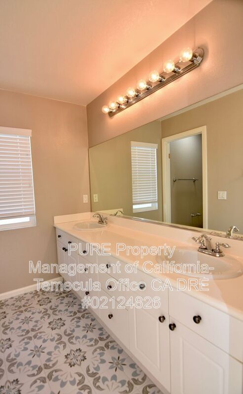 Building Photo - 31824 Via Del Paso