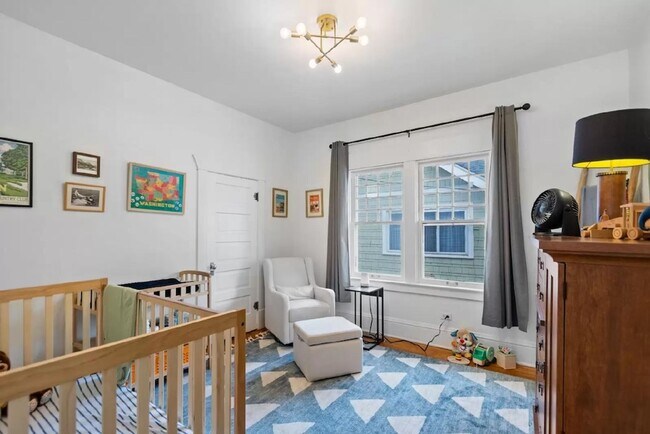 Building Photo - Welcome to this charming craftsman home ne...