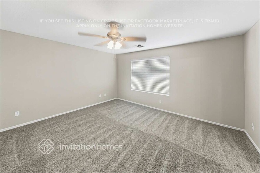 Building Photo - 423 S Sabrina