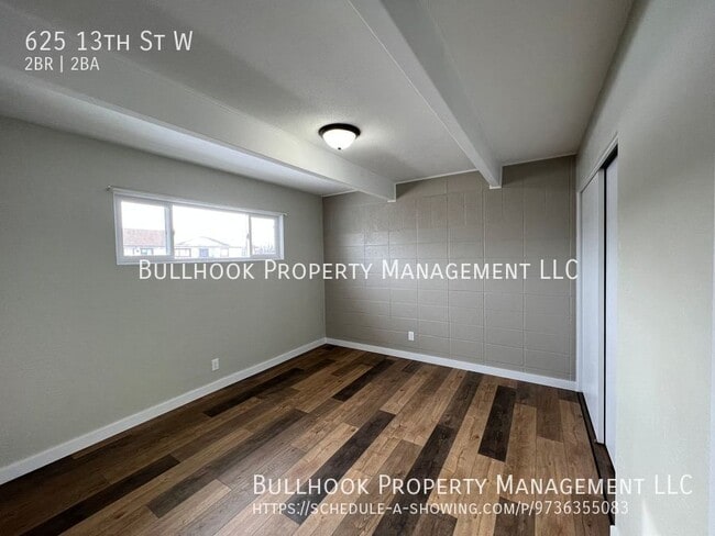 Building Photo - 625 13th St W
