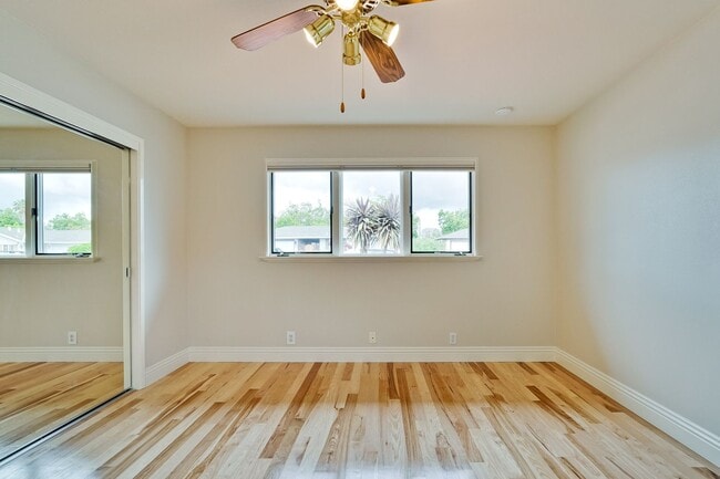 Building Photo - Fully Remodeled Single-Family Home Near Ap...