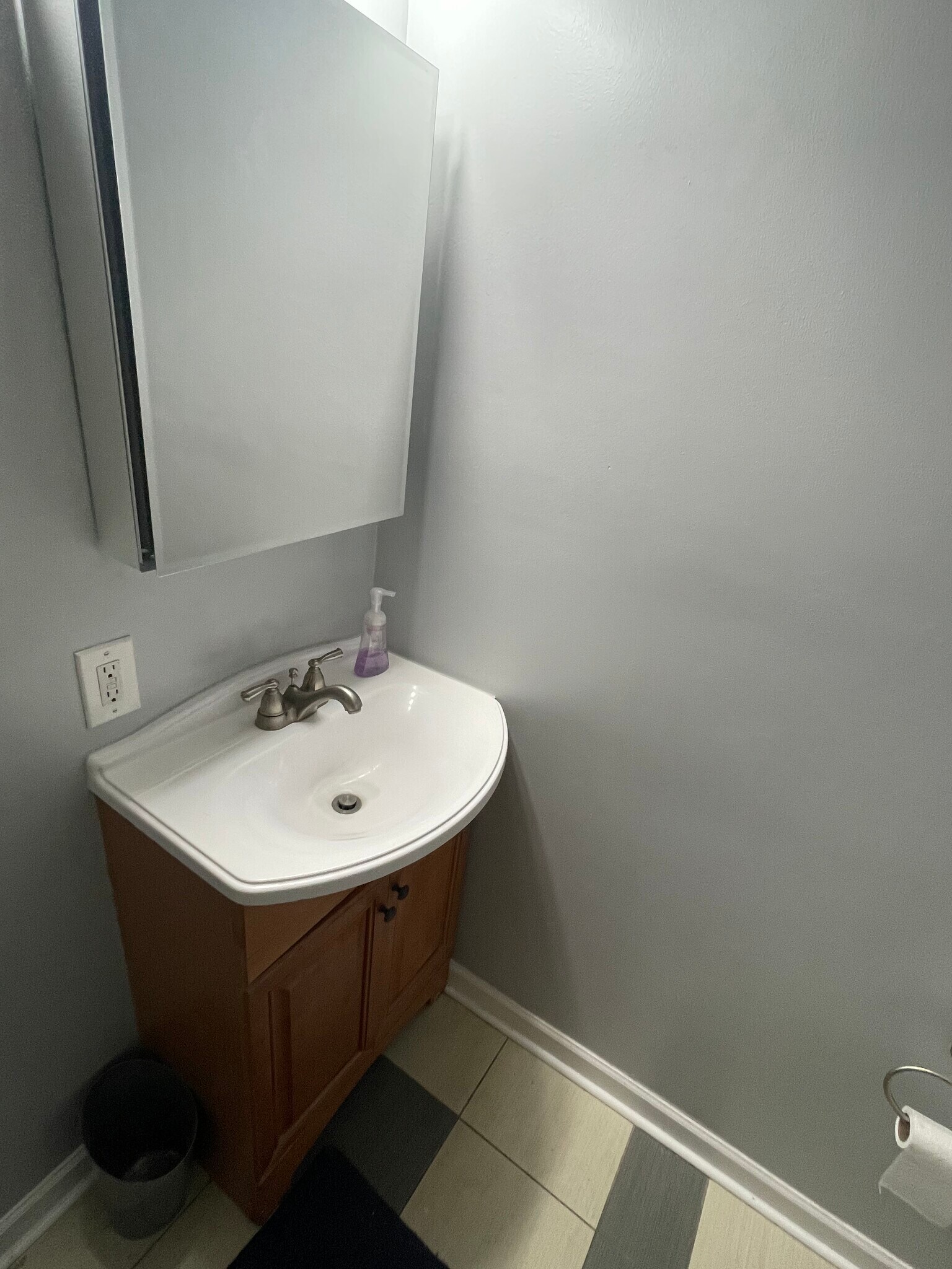 Bathroom A - 4844 Daisy St
