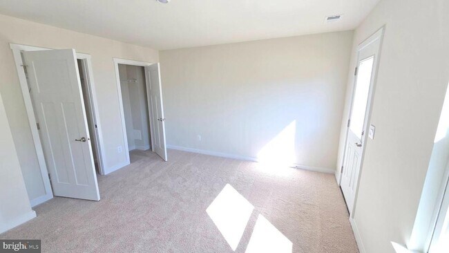 Building Photo - 66 Trotting Rd