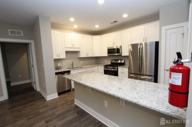 Building Photo - 814 Stiller Ln