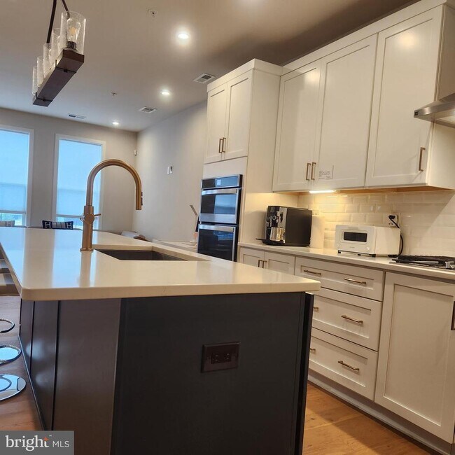 Building Photo - 7425 Backett Wood Ter